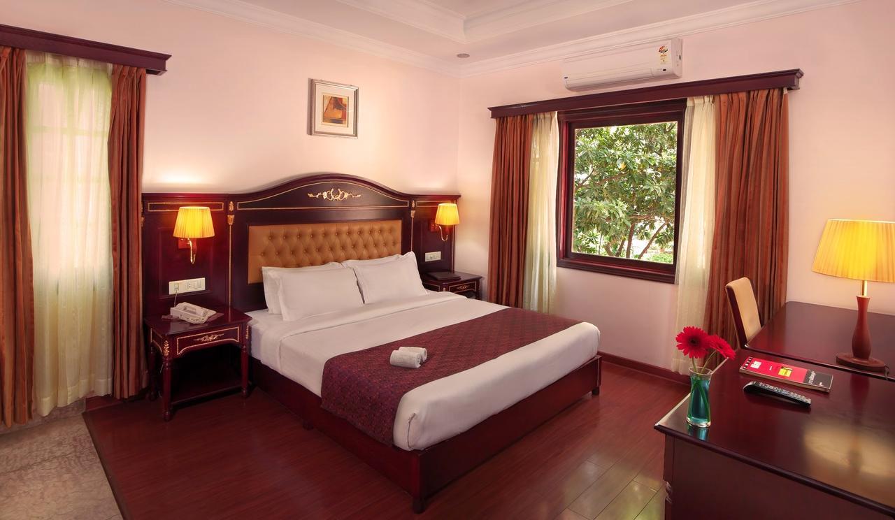 Mayur Aaditya Resort Дарвад Екстериор снимка