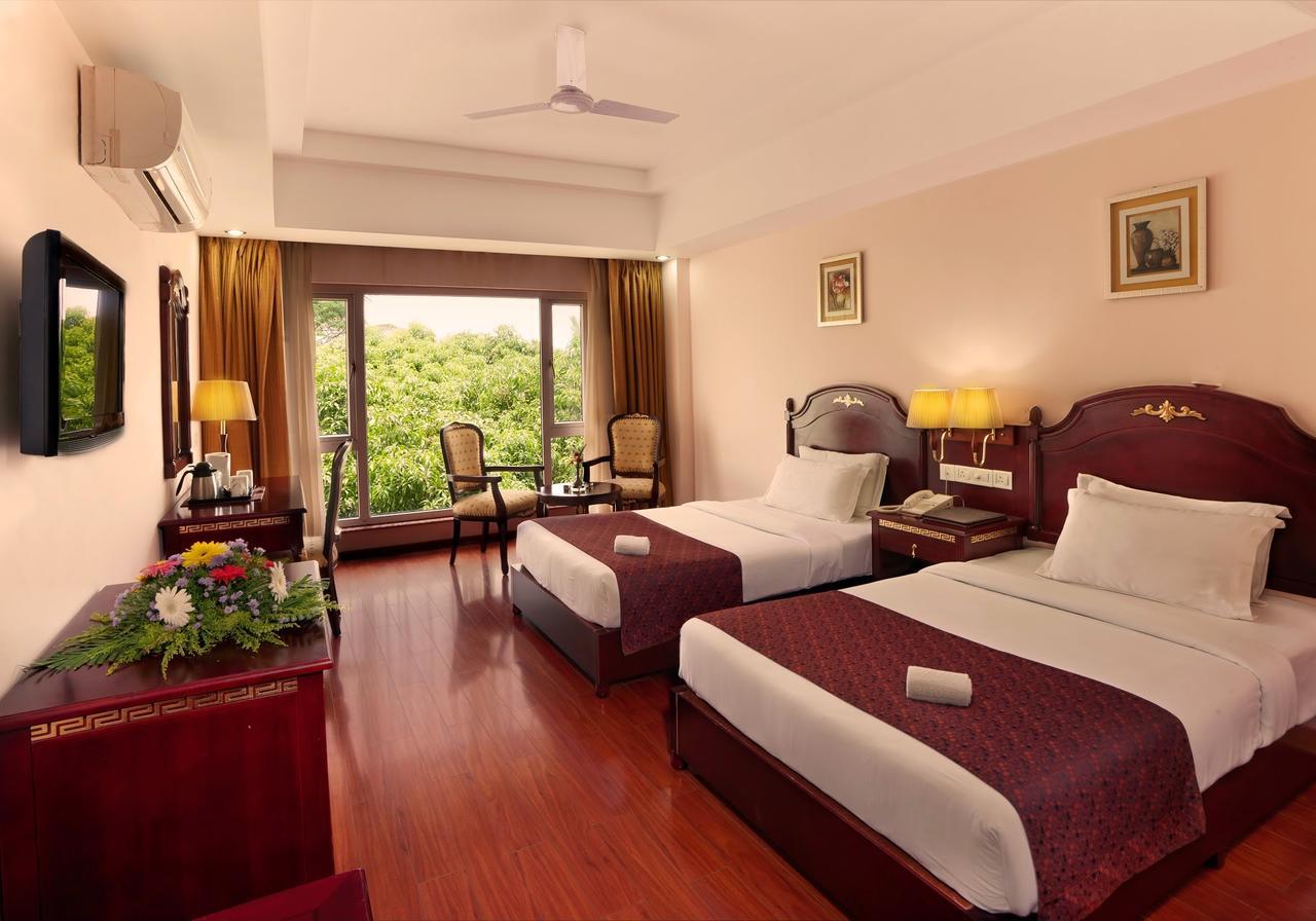 Mayur Aaditya Resort Дарвад Екстериор снимка