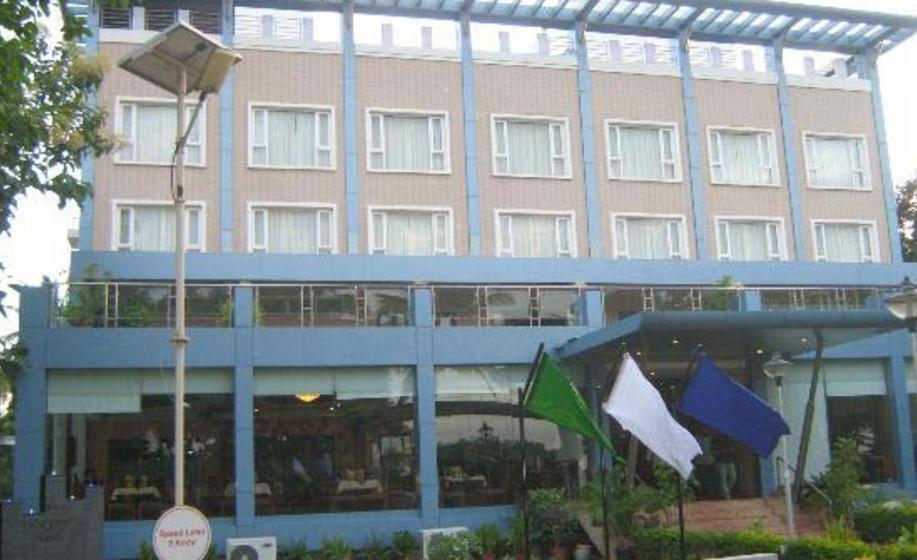 Mayur Aaditya Resort Дарвад Екстериор снимка
